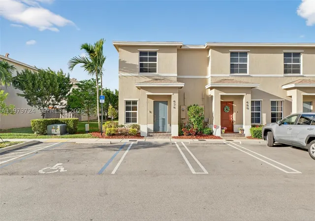 Photo 2 of Townhouse for sale at 476 Ne 4th Ln, Florida City, FL 33034 | MLS# A11979724 | Listing updated on 2026-05-18