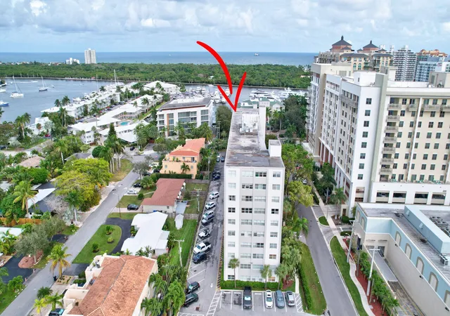 Homes for sale in Fort Lauderdale, FL | 2555 Ne 11th Street, Fort Lauderdale, FL 33304 | Houzeo