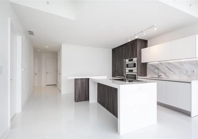 4th image of 851 Ne 1St Ave #1510, Miami, FL 33130 | MLS# B26001460