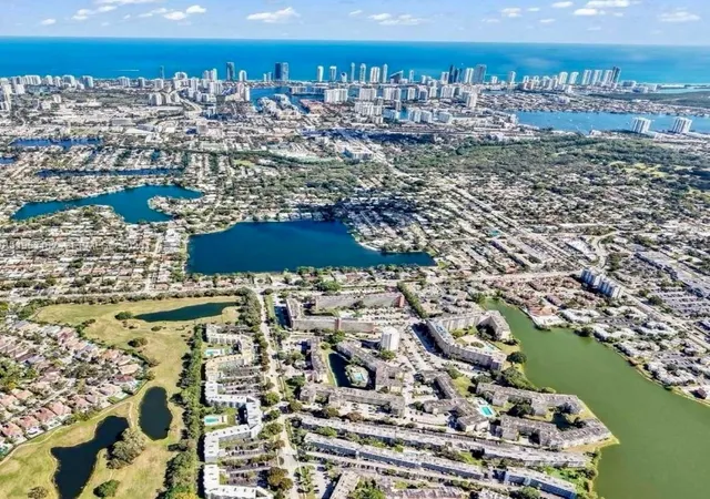 31st image of 1401 Ne 191st St, Miami, FL 33179 | MLS# B26001773