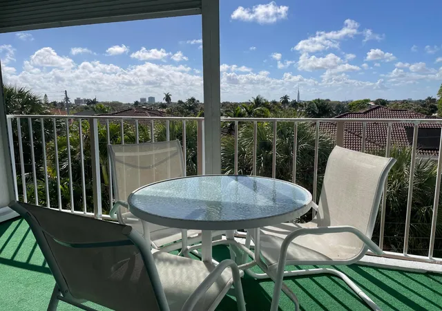 Homes for sale in Lauderdale By The Sea, FL | 4629 Poinciana Street, Lauderdale By The Sea, FL 33308 | Houzeo