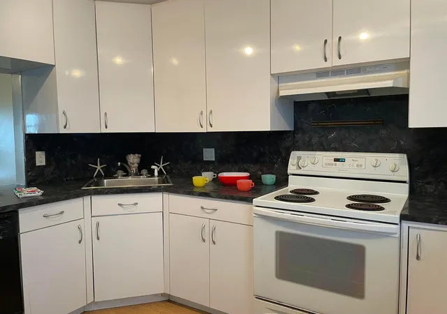 4th image of 4629 Poinciana St #Apt 409, Lauderdale By The Sea, FL 33308 | MLS# B26001812
