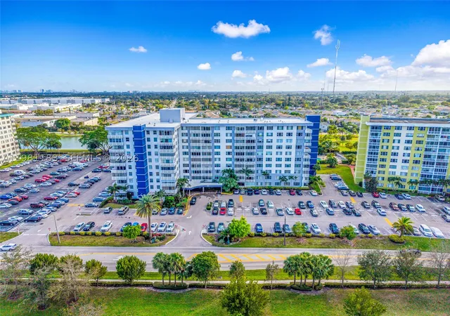 Homes for sale in Hollywood, FL | 4350 Hillcrest Dr #200, Hollywood, FL 33021 | MLS# A11981183