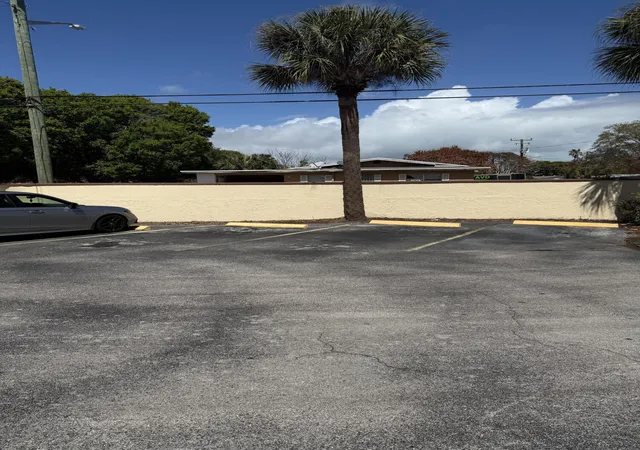 2nd image of 2025 Oleander Blvd, Fort Pierce, FL 34982