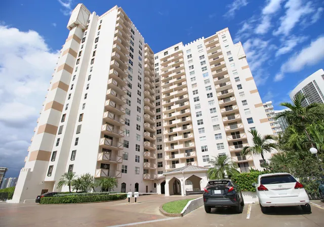 2nd image of 1865 S Ocean Dr, Hallandale Beach, FL 33009