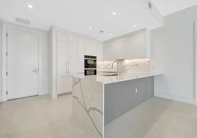 4th image of 220 Lake Shore Dr #2105, Lake Park, FL 33403 | MLS# B26002233