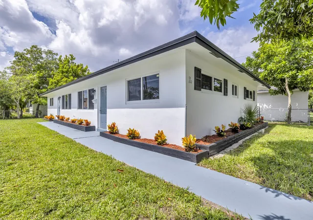 1st image of 800 802 Sw 6th Ct, Pompano Beach, FL 33060 | MLS# B26002343