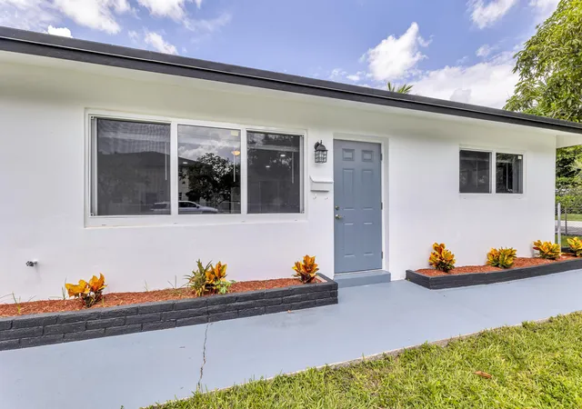 2nd image of 800 802 Sw 6th Ct, Pompano Beach, FL 33060 | MLS# B26002343