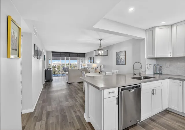2nd image of 3910 Inverrary Blvd #802-b, Lauderhill, FL 33319 | MLS# B26002442