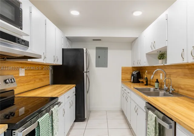 Homes for sale in North Bay Village, FL | 7933 West Dr #1025, North Bay Village, FL 33141 | MLS# A11983326