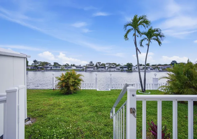 3rd image of 2774 Sw 54Th St, Fort Lauderdale, FL 33312 | MLS# B26002469