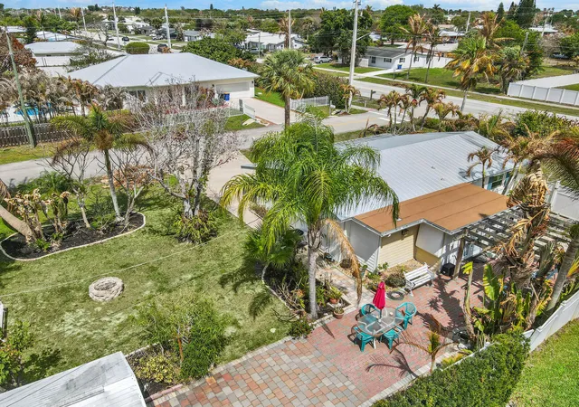3rd image of 1180 Ne Crescent St, Jensen Beach, FL 34957 | MLS# B26001214