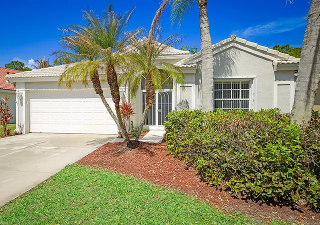 Homes for sale in Stuart, FL | 7008 Se Twin Oaks Cir, Stuart, FL 34997 | MLS# B26002487