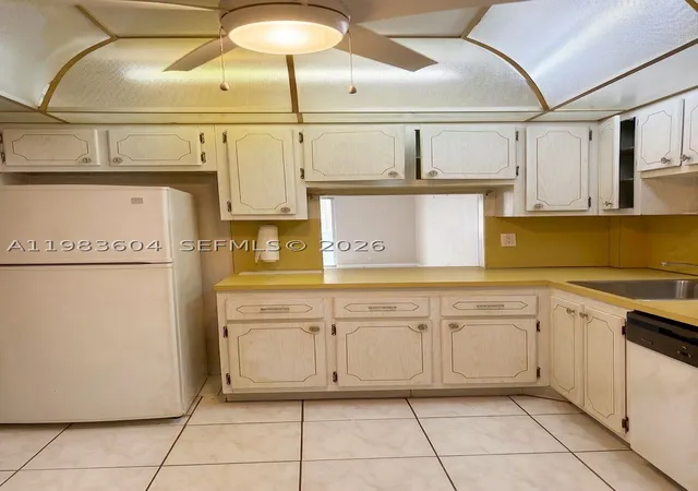Photo 2 of Condo for sale at 410 Se 2Nd St #102, Hallandale Beach, FL 33009 | MLS# A11983604 | Listing updated on 2026-06-27