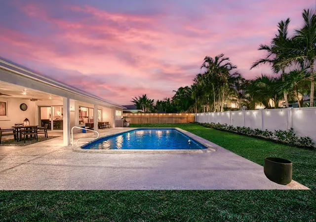 Homes for sale in Boca Raton, FL | 1098 W Camino Real, Boca Raton, FL 33486 | MLS# B26002668