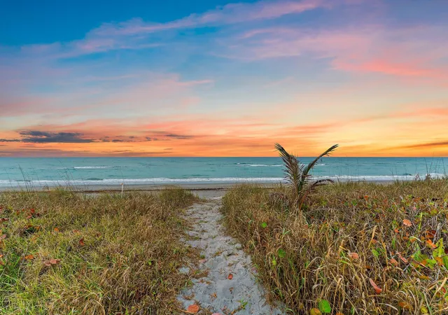 2nd image of 31 N Beach Rd, Jupiter Island, FL 33455 | MLS# B26002704