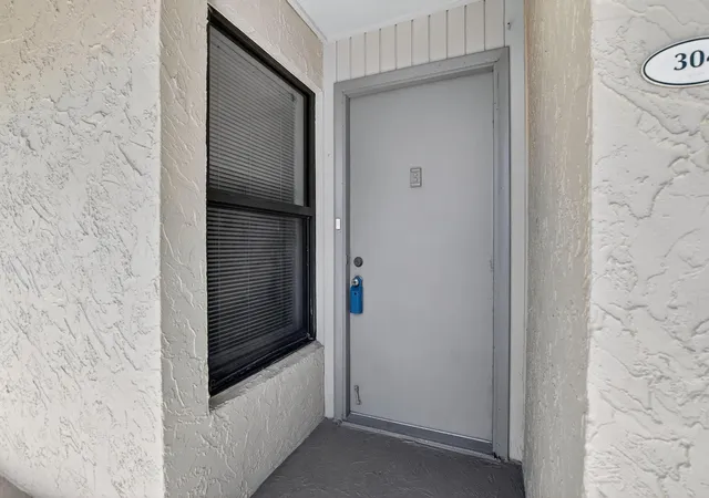 2nd image of 11 Royal Palm Wy #3040, Boca Raton, FL 33432 | MLS# B26002816