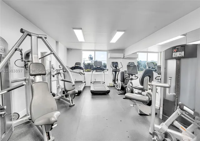 Homes for sale in Hollywood, FL | 919 Hillcrest Dr #210, Hollywood, FL 33021 | MLS# A11983897