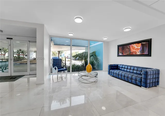 Homes for sale in Hollywood, FL | 919 Hillcrest Dr #210, Hollywood, FL 33021 | MLS# A11983897