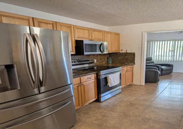 5th image of 800 Sw 137Th Ave #112 G, Pembroke Pines, FL 33027 | MLS# B26002824