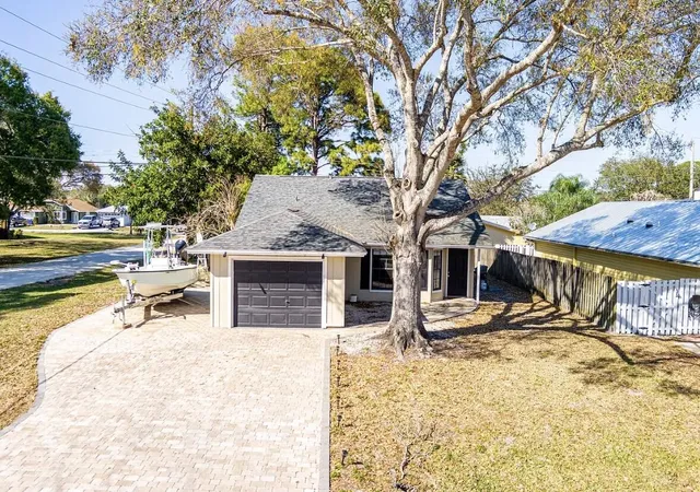 Homes for sale in Vero Beach, FL | 2890 1st Pl, Vero Beach, FL 32968 | MLS# B26002871