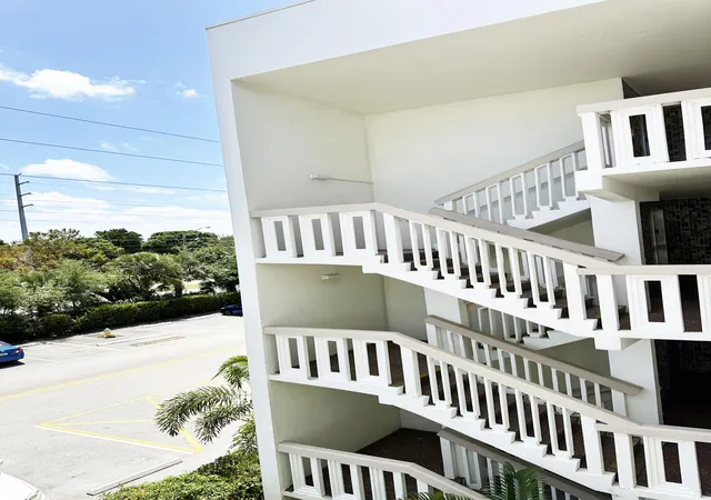 Homes for sale in Deerfield Beach, FL | 3097 Newport, Deerfield Beach, FL 33442 | Houzeo