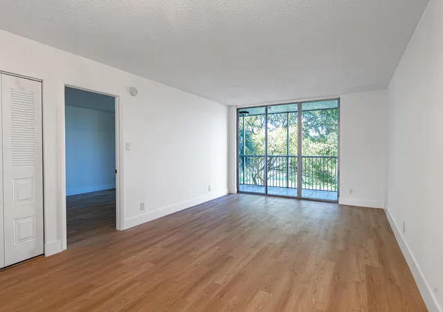 Homes for sale in Lauderdale Lakes, FL | 3121 Nw 47th Ter #315, Lauderdale Lakes, FL 33319 | MLS# B26003021