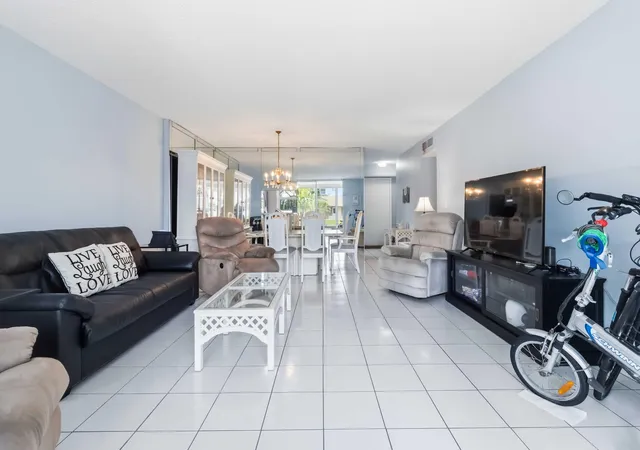 Homes for sale in Dania Beach, FL | 1024 Se 5Th Ave #107, Dania Beach, FL 33004 | MLS# B26003165