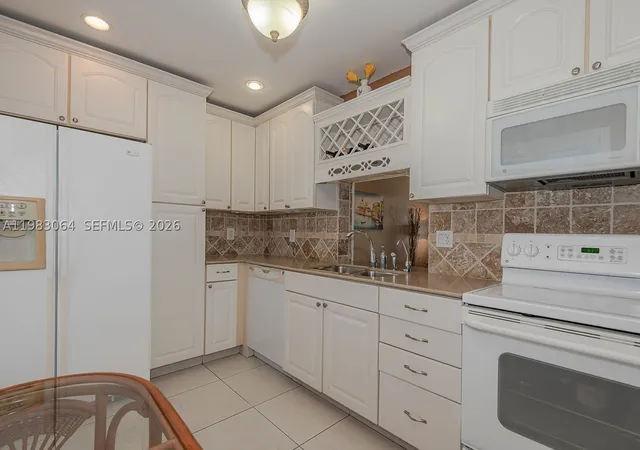 Photo 2 of Condo for sale at 4270 Nw 40Th St #201, Lauderdale Lakes, FL 33319 | MLS# A11983064 | Listing updated on 2026-06-29