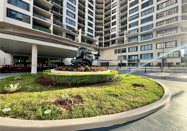 Photo 31 of Condo for sale at 540 Brickell Key Dr #202, Miami, FL 33131 | MLS# A11984408 | Listing updated on 2026-10-08
