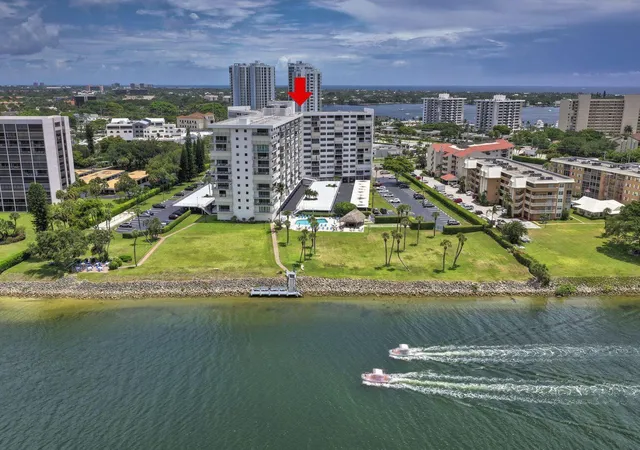 Homes for sale in North Palm Beach, FL | 336 Golfview Rd #203, North Palm Beach, FL 33408 | MLS# B26003198