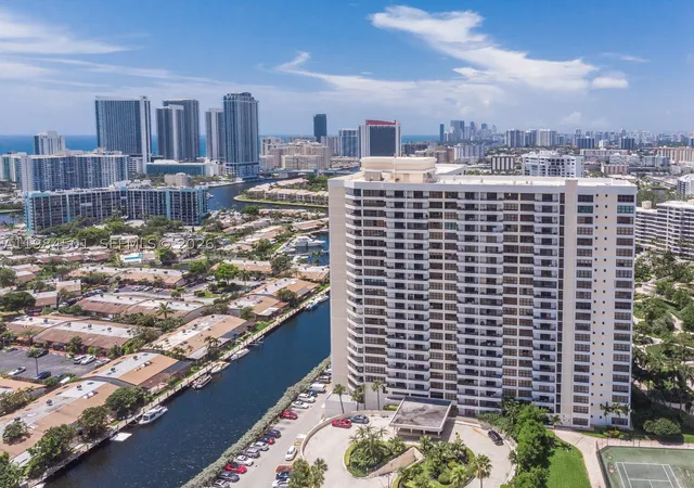 Photo 4 of Condo for sale at 2500 Parkview Dr #509, Hallandale Beach, FL 33009 | MLS# A11984501 | Listing updated on 2026-06-22