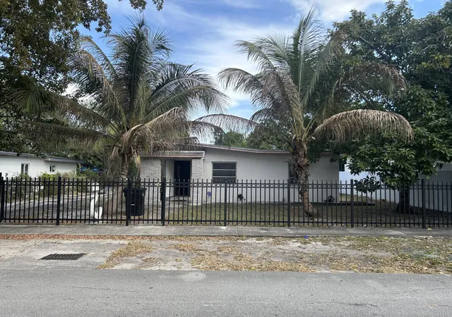 Homes for sale in North Miami, FL | 14035 Nw 6th Ave, North Miami, FL 33168 | MLS# B26003380