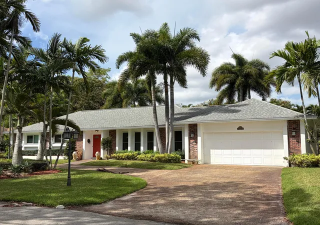 3rd image of 8 Bell Ln, Palm Springs, FL 33406 | MLS# B26003628
