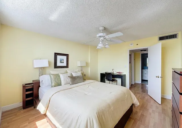 2nd image of 777 S Federal Hwy, Pompano Beach, FL 33062
