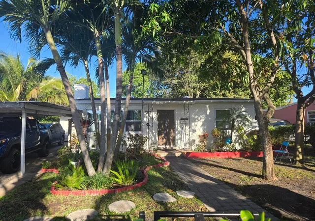 1st image of 1214 S C St S, Lake Worth Beach, FL 33460 | MLS# B26003760