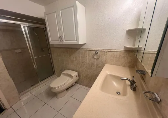 5th image of 511 Sw 63Rd Ter, Margate, FL 33068 | MLS# B26004027