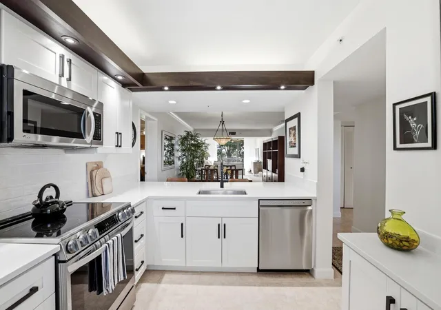 2nd image of 2101 Marina Isle Wy #404, Jupiter, FL 33477 | MLS# B26004159