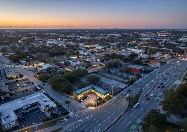 5th image of 124 S Federal Hwy, Hallandale Beach, FL 33009 | MLS# A11985756