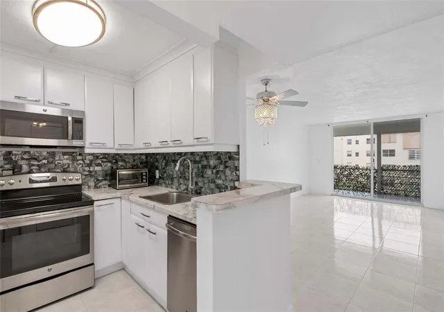 Homes for sale in Lauderdale Lakes, FL | 2841 Somerset Dr #311, Lauderdale Lakes, FL 33311 | MLS# B26004333