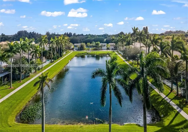 3rd image of 6841 N Lakeside Cir N, Davie, FL 33314