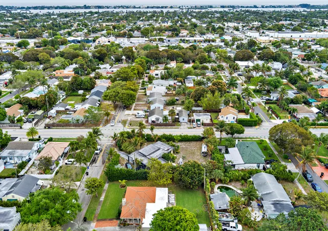 2nd image of 6311 Lake Ave, West Palm Beach, FL 33405 | MLS# B26004523