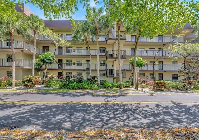 Homes for sale in Lauderdale Lakes, FL | 3301 Nw 47th Ter #Unit 403, Lauderdale Lakes, FL 33319 | MLS# B26004576