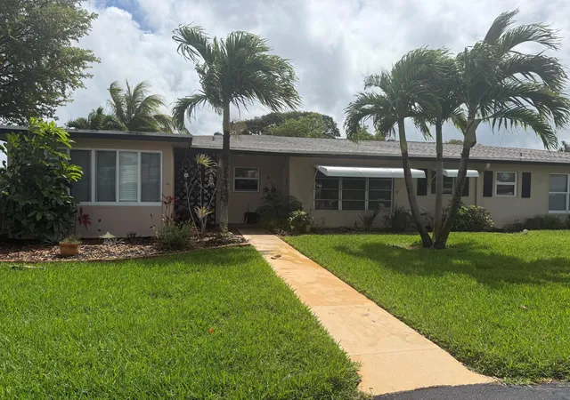 3rd image of 1052 North Dr #B, Delray Beach, FL 33445 | MLS# B26004639