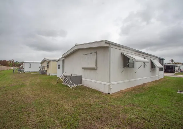 2nd image of 4800 Se Federal Hwy, Stuart, FL 34997