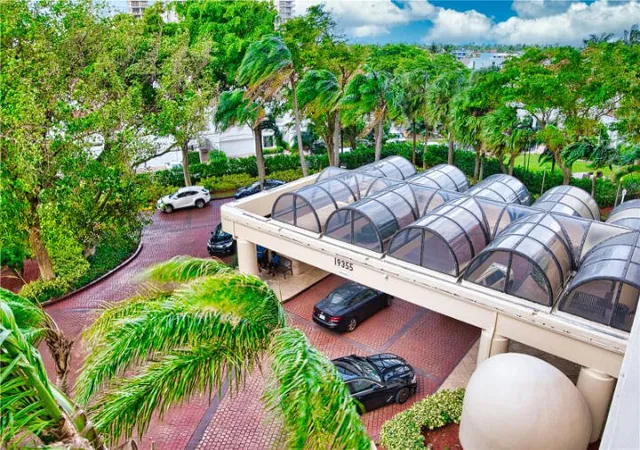 Homes for sale in Miami, FL | 19355 Turnberry Wy #3d, Miami, FL 33180 | MLS# B26004701