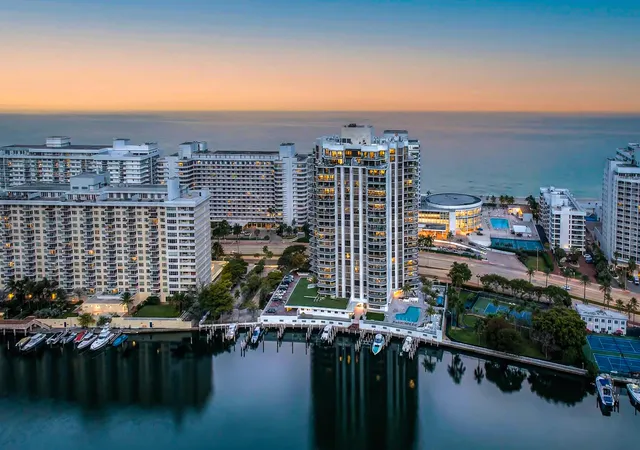 43rd image of 5500 Collins Ave #302, Miami Beach, FL 33140 | MLS# B26004751