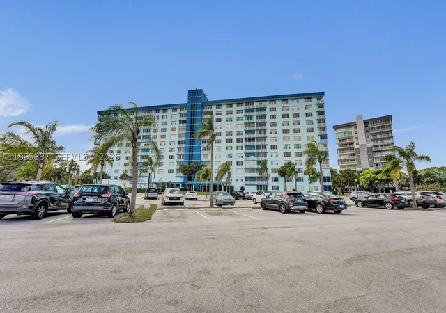 1st image of 4001 Hillcrest Dr #602-4, Hollywood, FL 33021 | MLS# A11985887