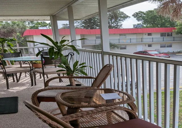 Homes for sale in Vero Beach, FL | 4141 16Th St, Vero Beach, FL 32960 | MLS# B26004826