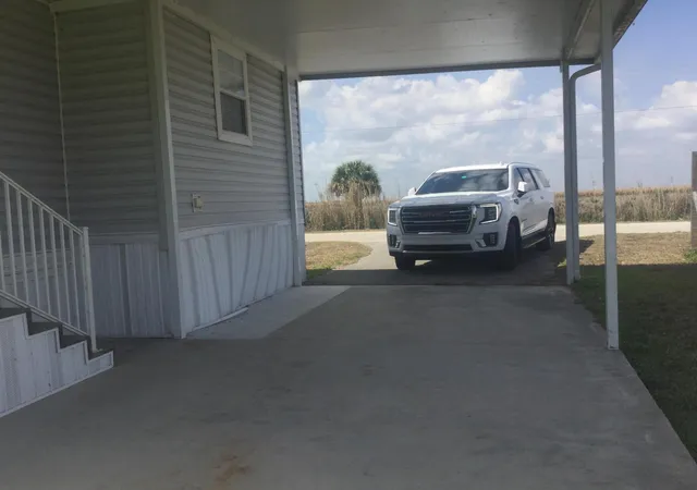 3rd image of 1753 West Ave, Moore Haven, FL 33471 | MLS# B26004833